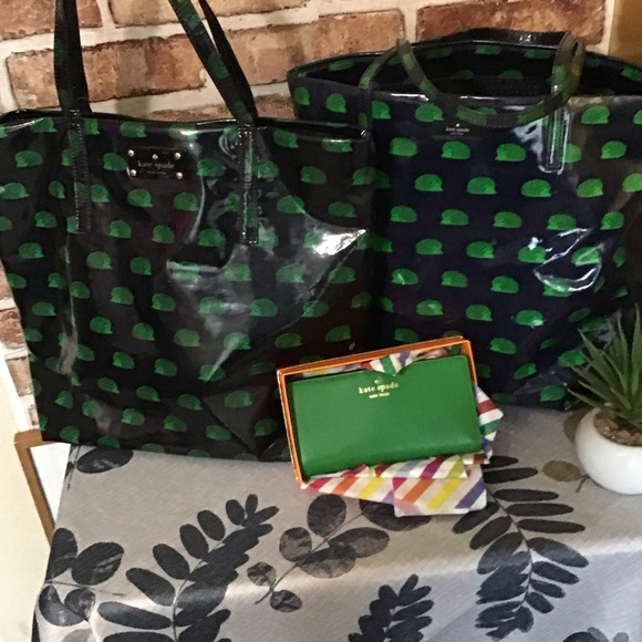 kate spade Handbags - kate spade New York Navy & Green Polka Dot Tote Bag combo